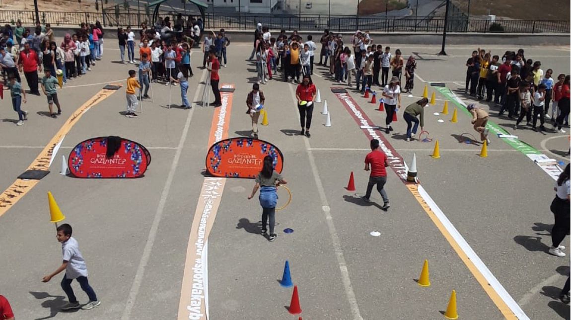 Gaziantep Büyükşehir Belediyesi Spor Şube Daire Başkanlığı tarafından Okulda Şenlik Var etkinlikleri düzenlendi.